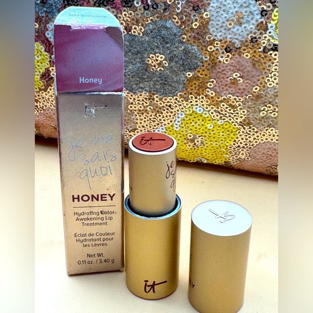 It cosmetics  ‘je ne sais quoi’ hydrating color awakening lip treatment- honey